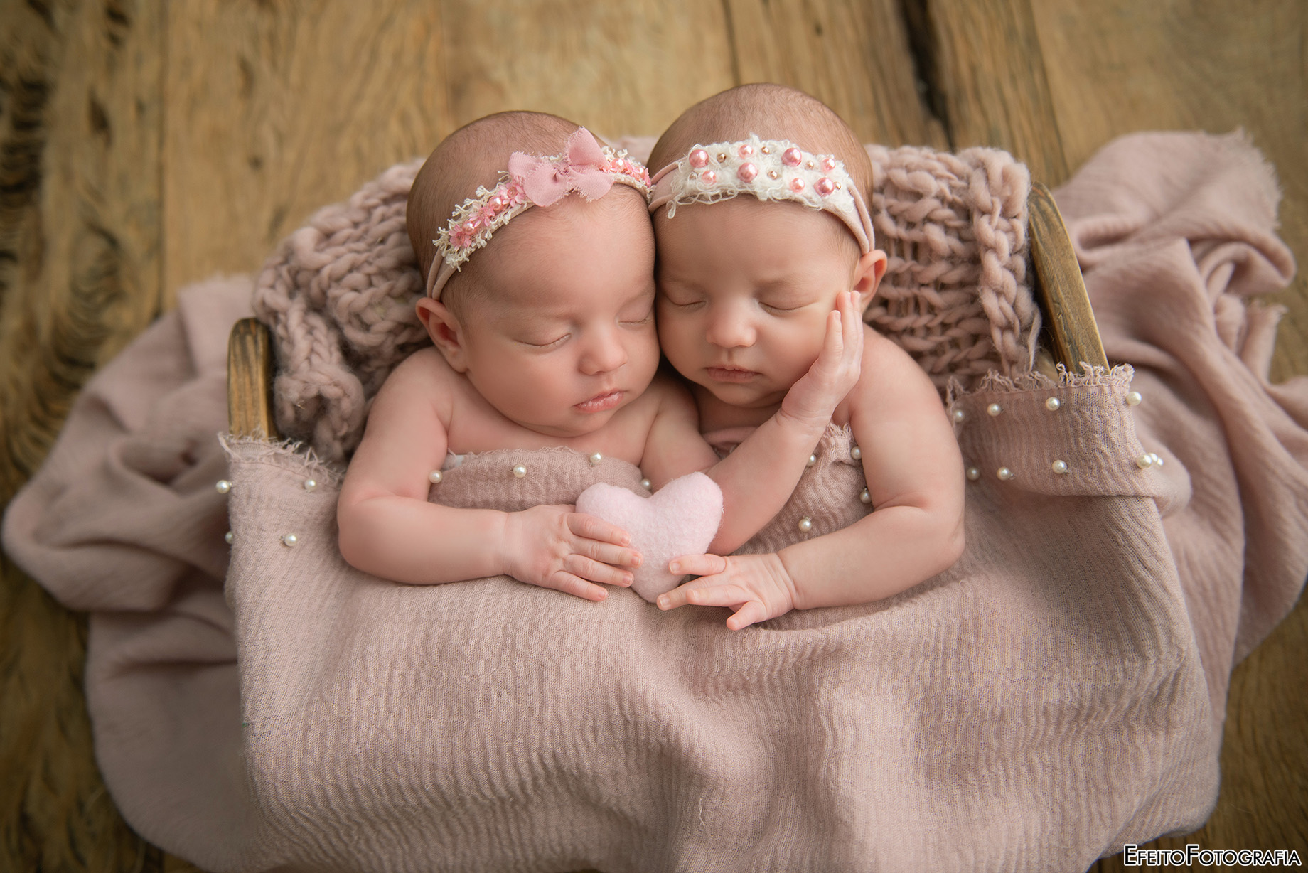 Vitória e Antonella  NEWBORN Roberta (119).jpg